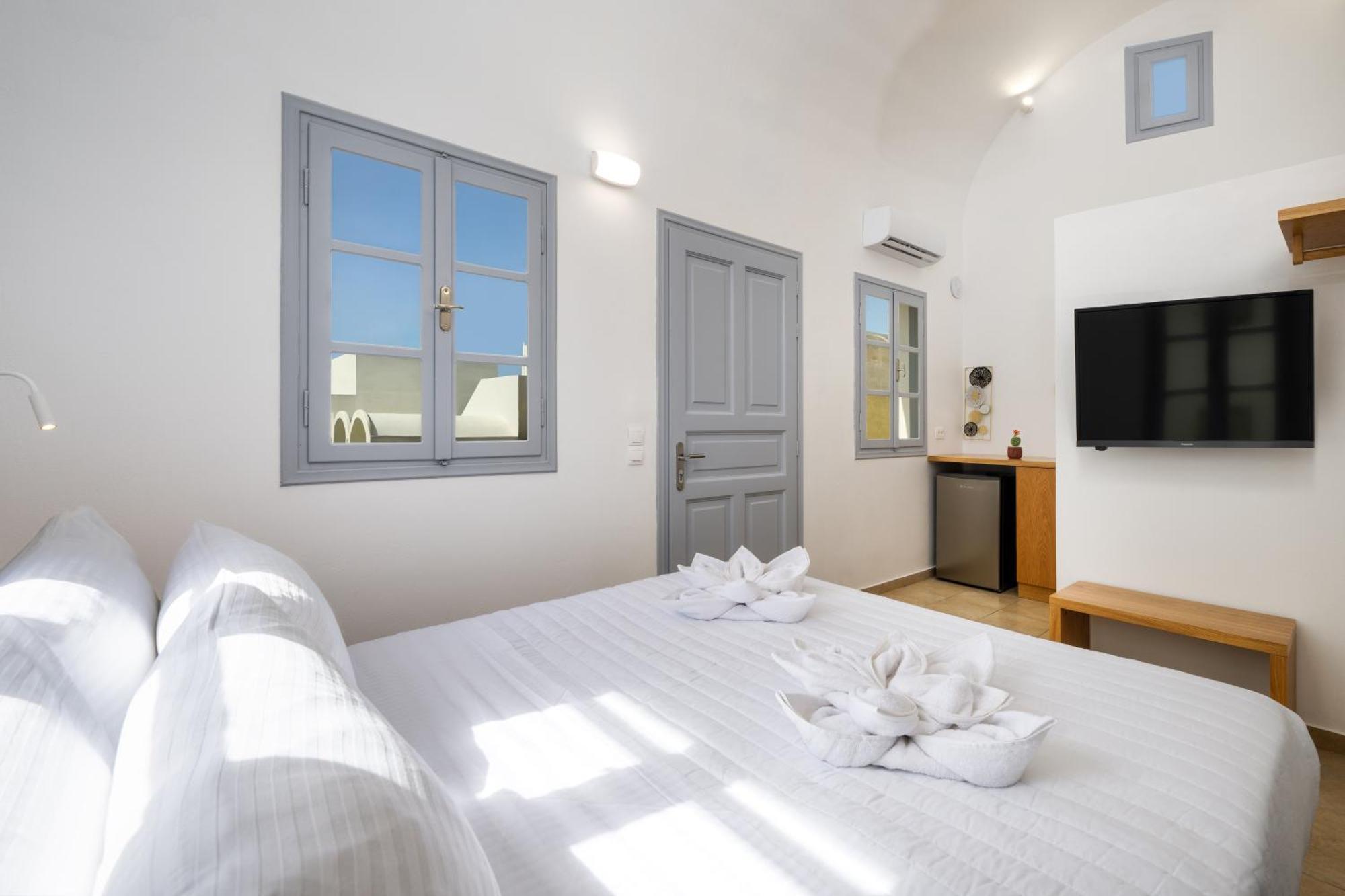 Hillside Elegance Suites Fira  Esterno foto