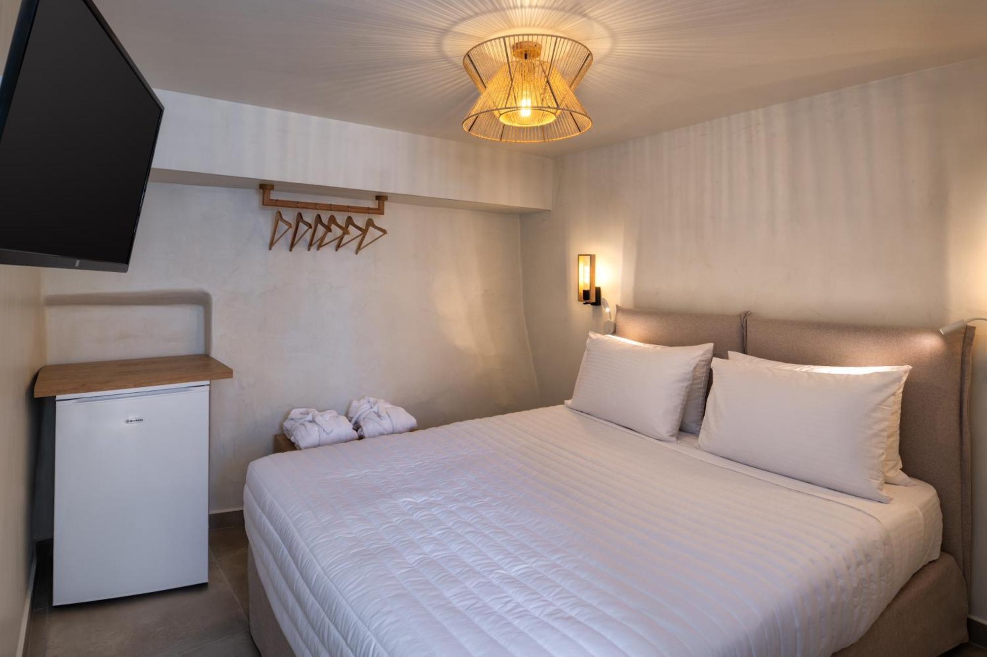 Hillside Elegance Suites Fira  Esterno foto