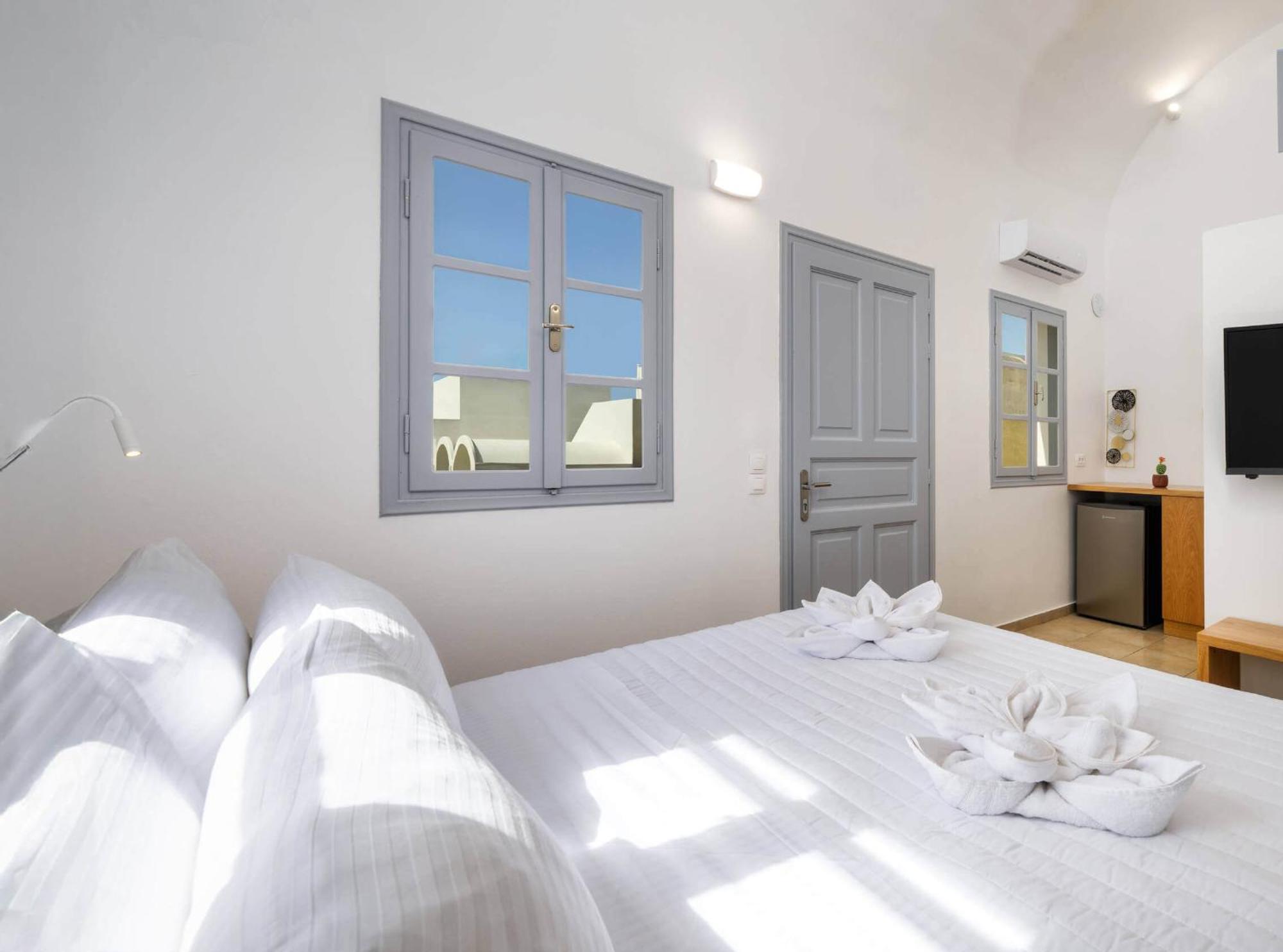Hillside Elegance Suites Fira  Esterno foto